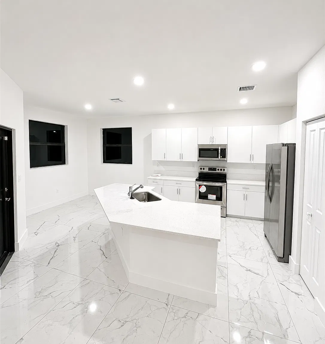 5 bed, 3094 sqft, $5,000 — Photo 2