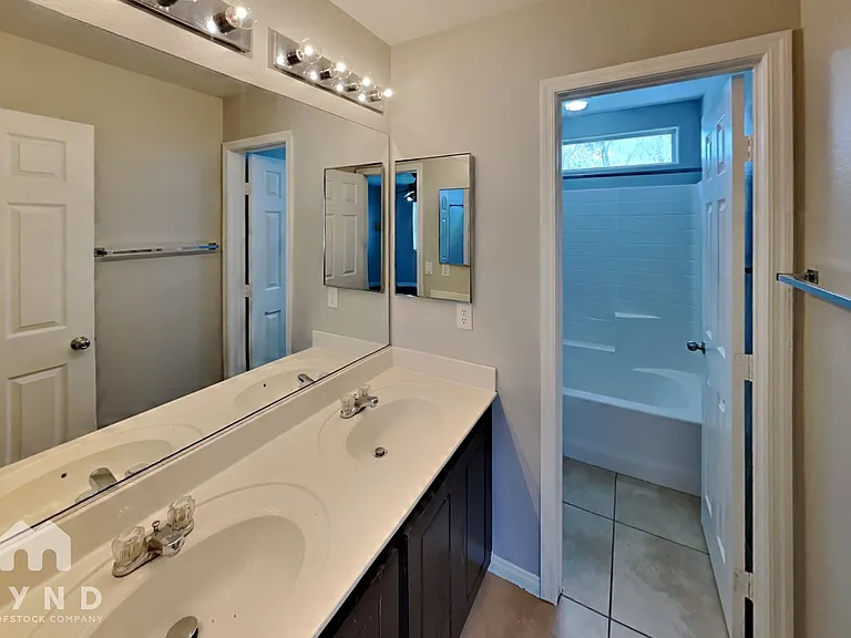 6686 Cloverstone Ct — Photo 16