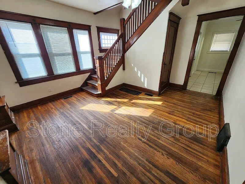4 bed, 1.0 bath, $1,200 — Photo 4