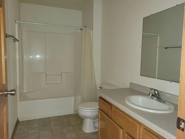 1066 Perry St #1 — Photo 7