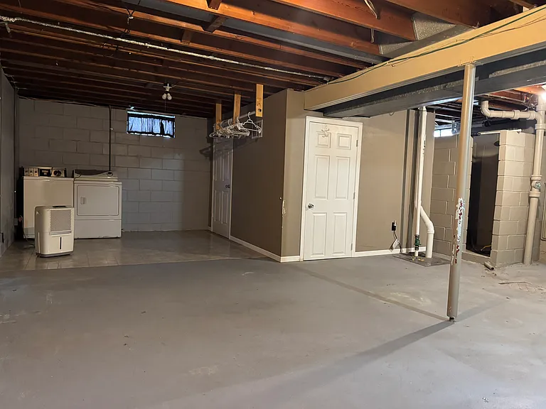 2223 Falls Ave — Photo 11