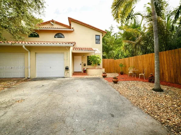 2927 Catalina St #4, Miami, FL 33133