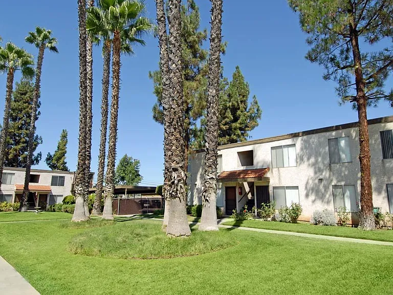 Casa del Valle Apartments — Photo 9