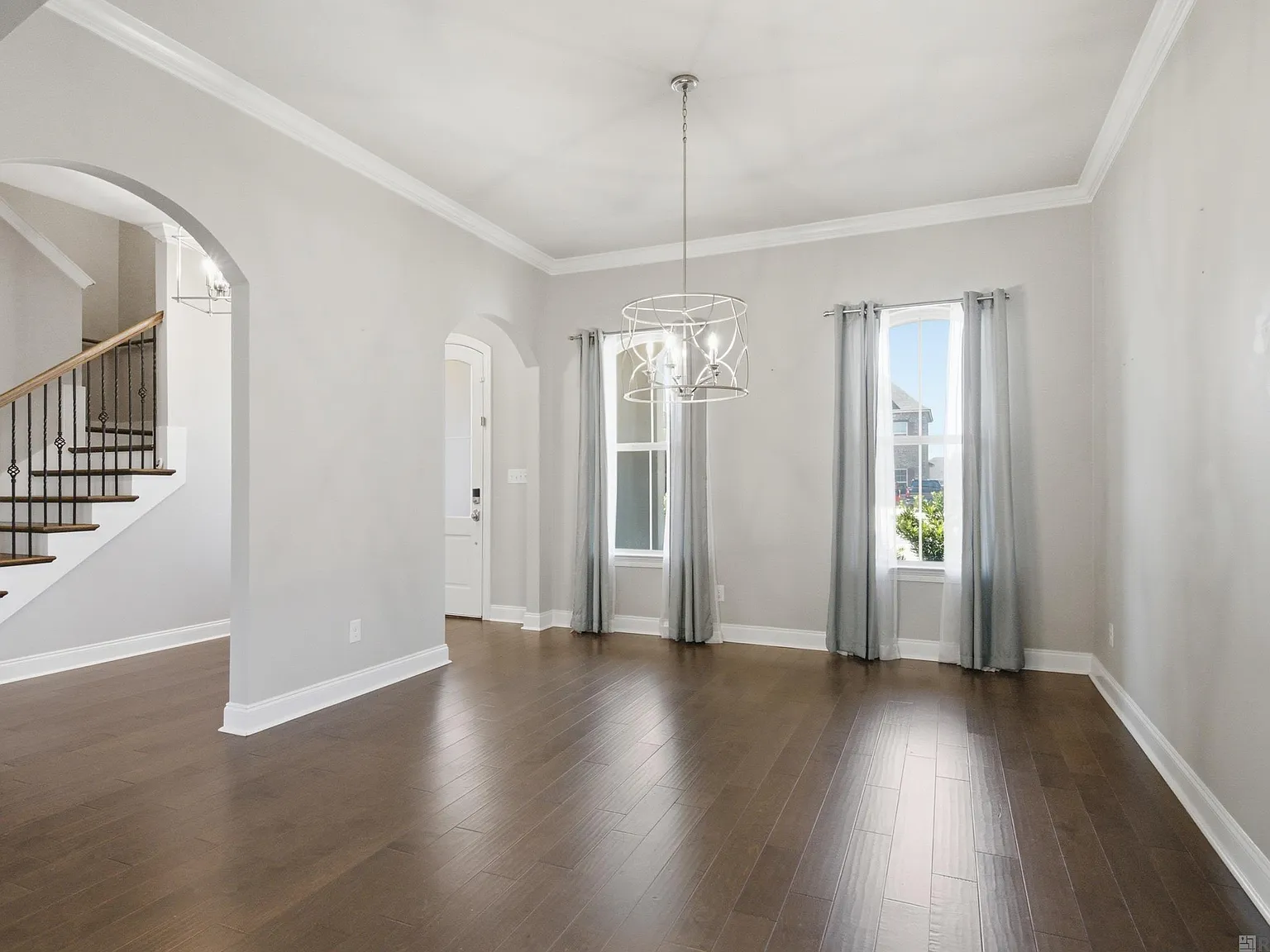 4 bed, 2810 sqft, $3,000 — Photo 4