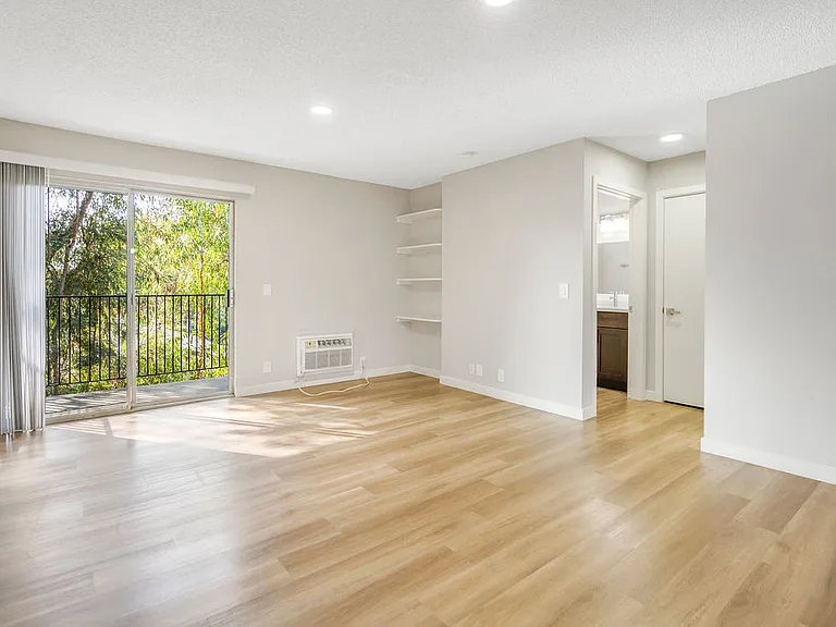 Oxnard Terrace — Photo 25