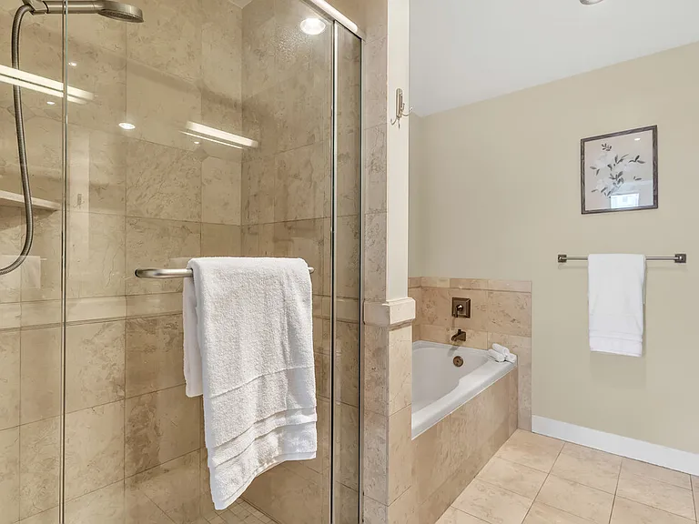 700 W East St #1905 — Photo 18
