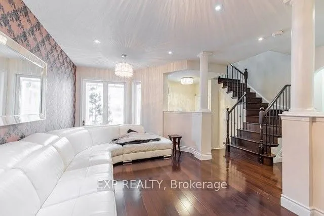 833 Scollard Ct #81 — Photo 2