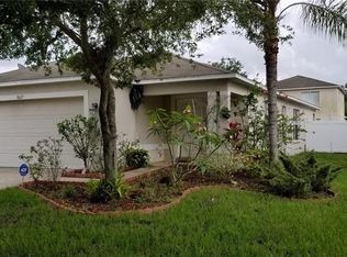 8027 Carriage Pointe Dr, Gibsonton, FL 33534