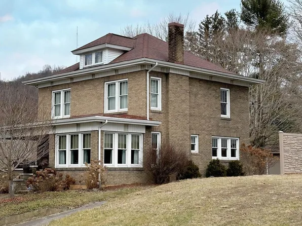 200 Pike St, Barrackville, WV 26559