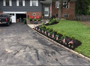 33 Country Ridge Dr, Rye Brook, NY 10573