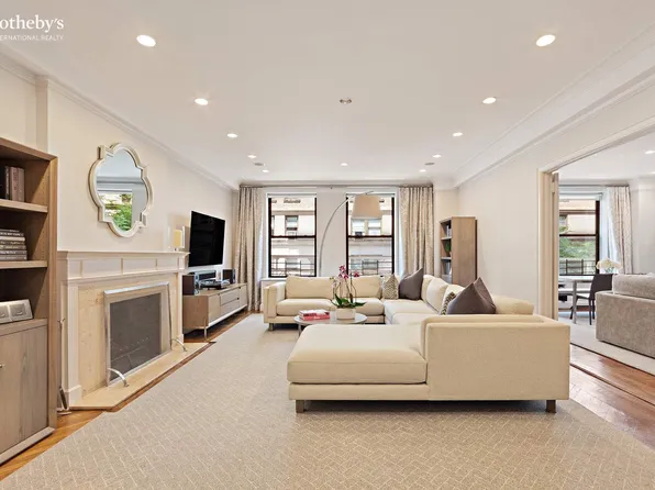 1075 Park Avenue image 1 of 13