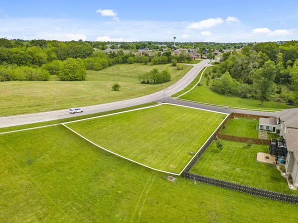 858 E Richmond Way, Nixa, MO 65714