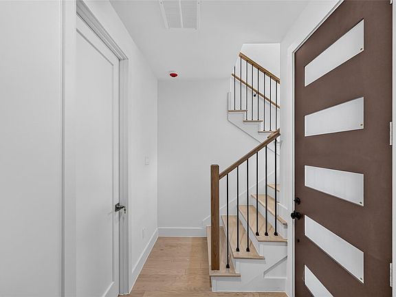 4th image of 1424 W 23rd St #A