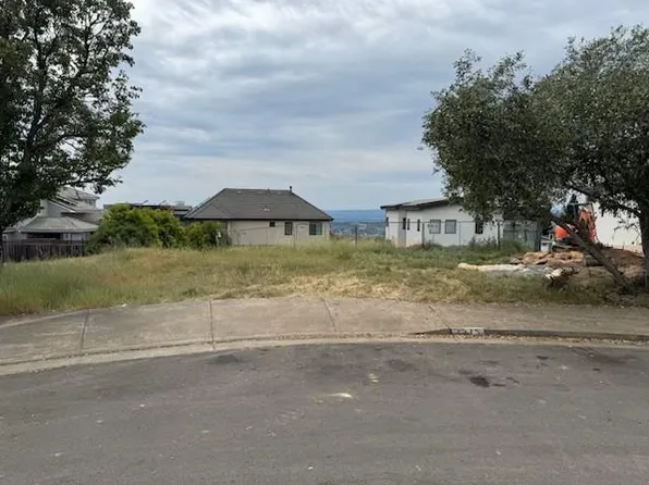 3715 Stanhope Ct, Santa Rosa, CA 95404