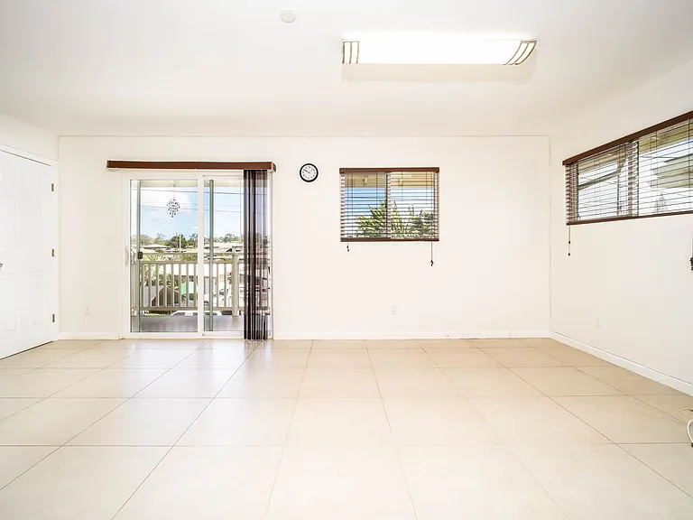 37 Cypress Ave #D — Photo 5