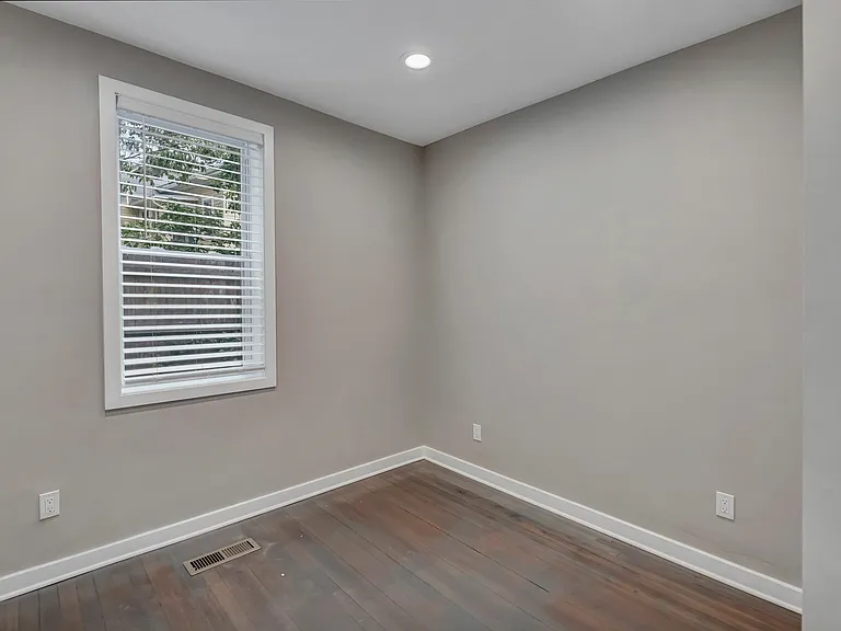 597 Chapel St #2R — Photo 16