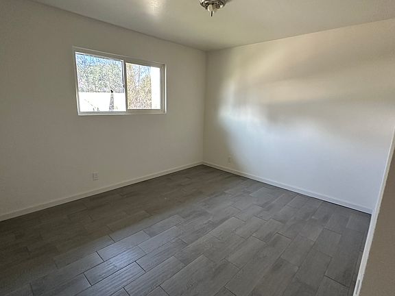 5th image of 601 E Devonshire Ave #262