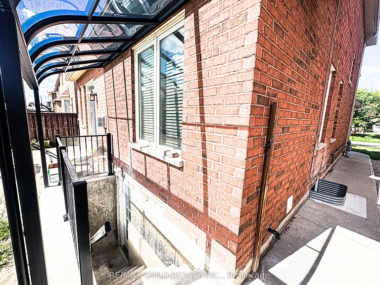 9 Hybrid St #BASEMENT — Photo 2