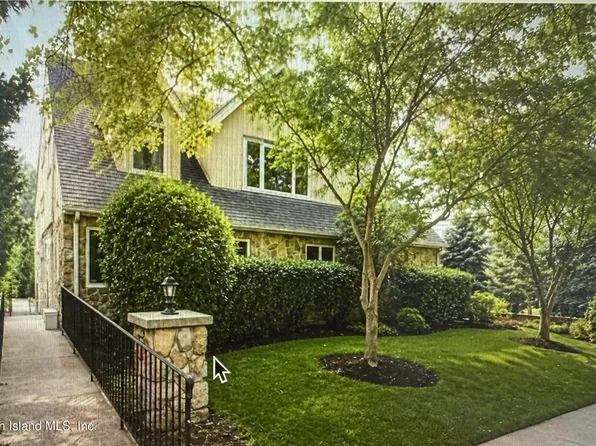 2372 Victory Blvd, Staten Island, NY 10314