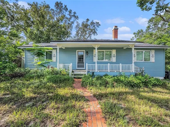 1304 E COURT STREET, TARPON SPRINGS, FL 34689