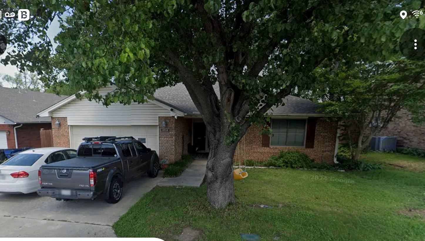 3 bed, 1600 sqft, $2,400 — Photo 2