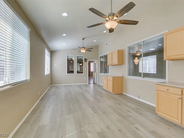2255 Calistoga Ct — Photo 32