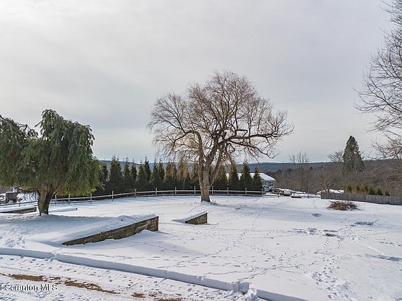 3rd image of 434 Hemlock Rd