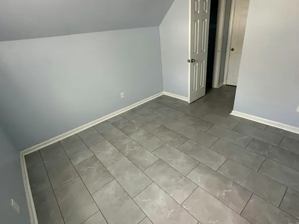 3385 Woodburne Dr, Virginia Beach, VA 23452