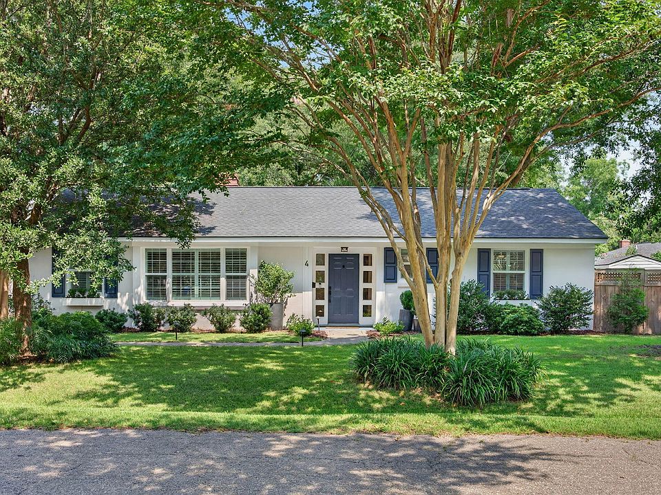 1st image of 4 Ashdale Dr