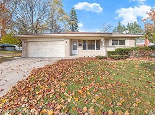 15507 Nola Cir, Livonia, MI