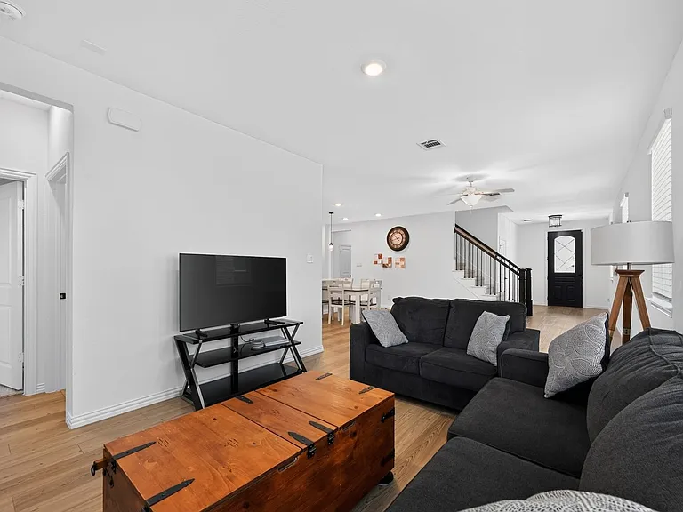 1678 Gracehill Way — Photo 4