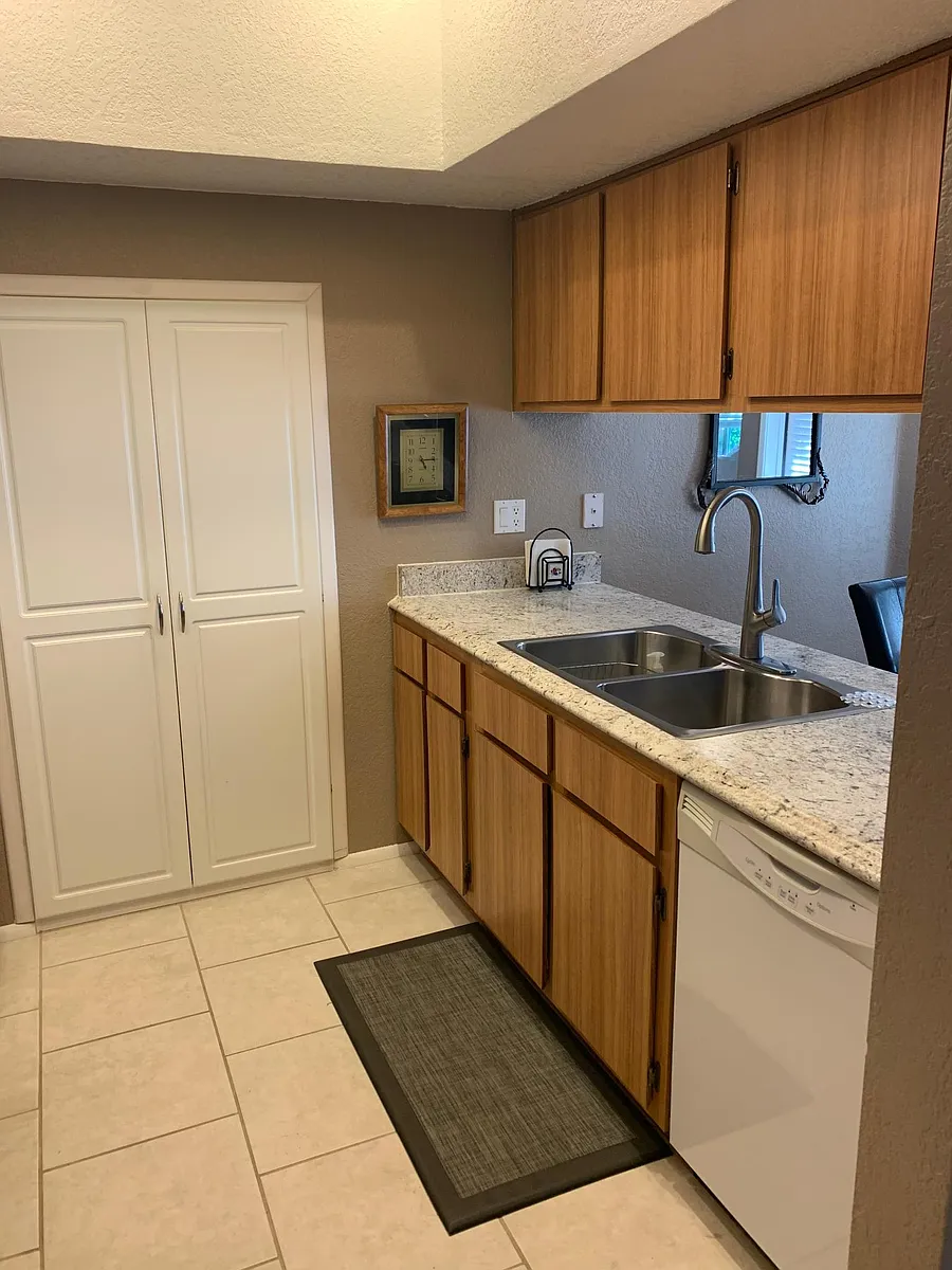 Building Photo - 145 N 74th St #228