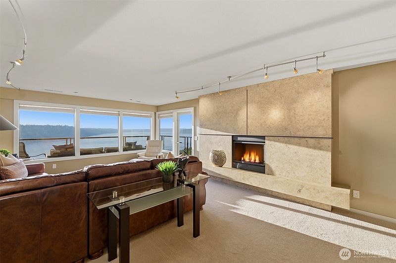 3rd image of 3016 N Narrows Drive #418