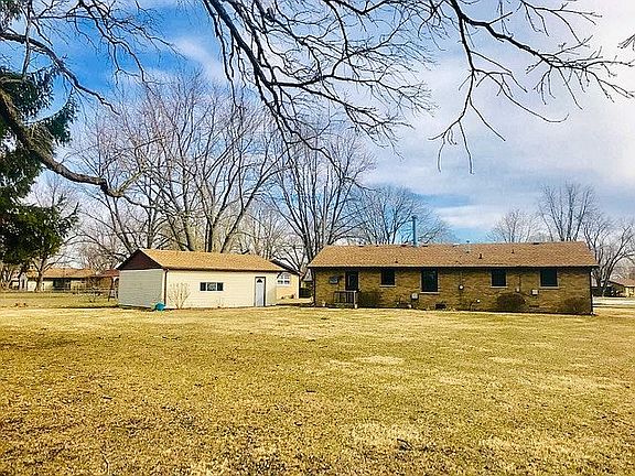 3rd image of 3838 El Camino Dr