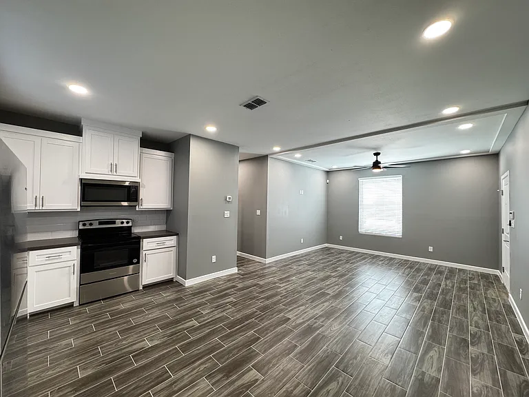 1808 Angelina Dr #1 — Photo 1