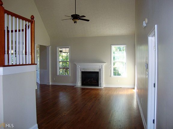 3rd image of 280 Bonnie Ln