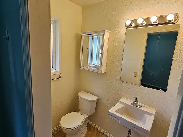 407 G Ave — Photo 14
