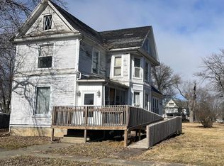 512 W Green St, Farmer City, IL 61842