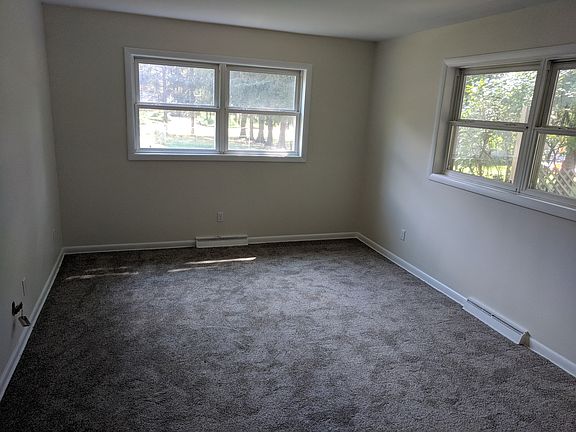 3rd image of 218 Beckwith Dr