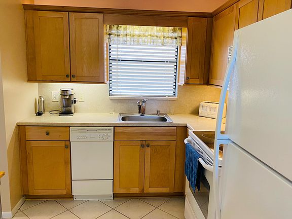Home For Sale In Lucerne Pointe