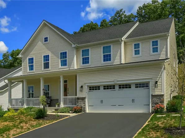 118 Woodsman Ridge Dr, Zelienople, PA 16063