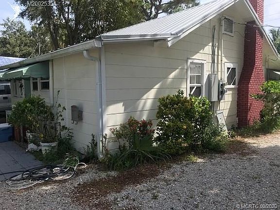 2nd image of 742 SE Saint Lucie Blvd
