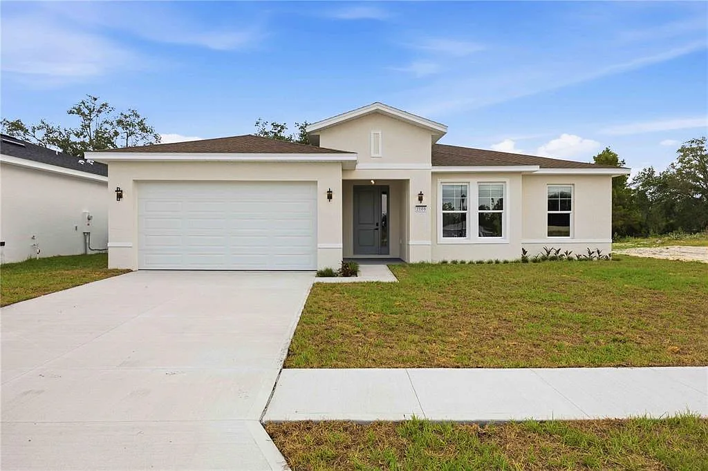 4 bed, 2.0 bath, 2032 sqft, $2,750 — Photo 1