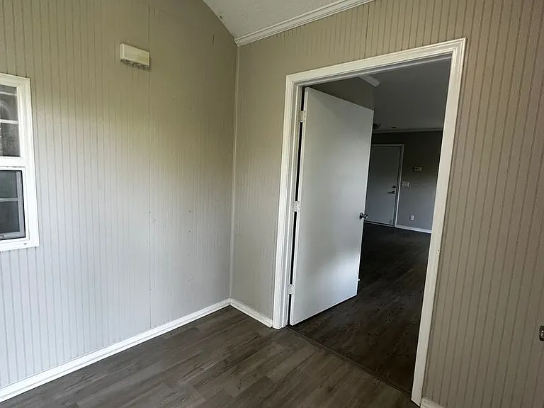 742 Old Sulphur Springs Rd — Photo 5
