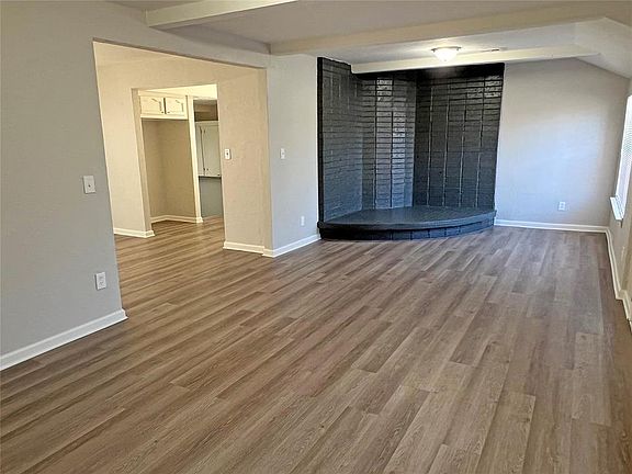 3rd image of 3904 Thomas Ave