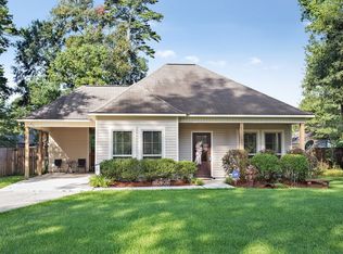 11065 Village Green Dr, Greenwell Springs, LA 70739