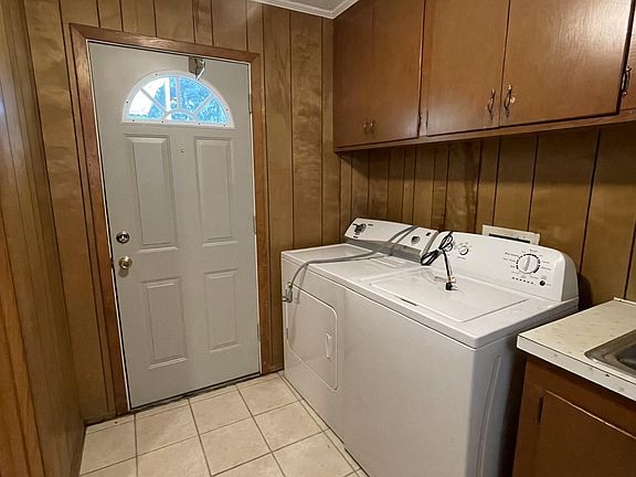 3rd image of 2029 Parkwood Ln