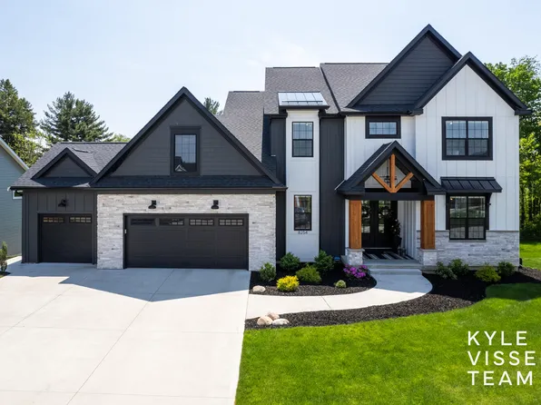 8254 Country Rail Dr SW, Byron Center, MI 49315