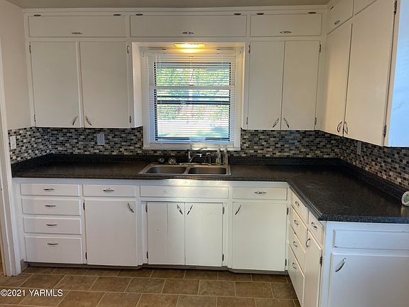 5 Kitchen
