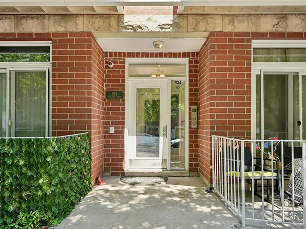 934 W Fry St Unit 3E, Chicago, IL 60642